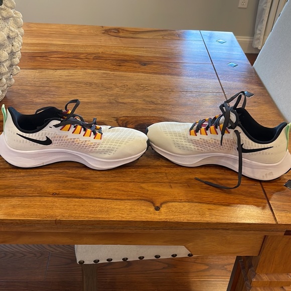 Nike Zoom Air women’s size 9 worn once, almost new. - Picture 9 of 13